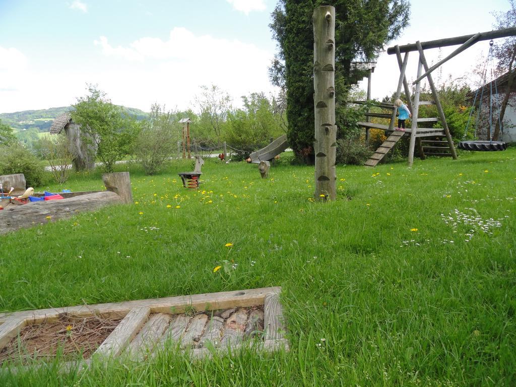 Baby- Und Kinderhof Aicherbauer Seeham Luaran gambar