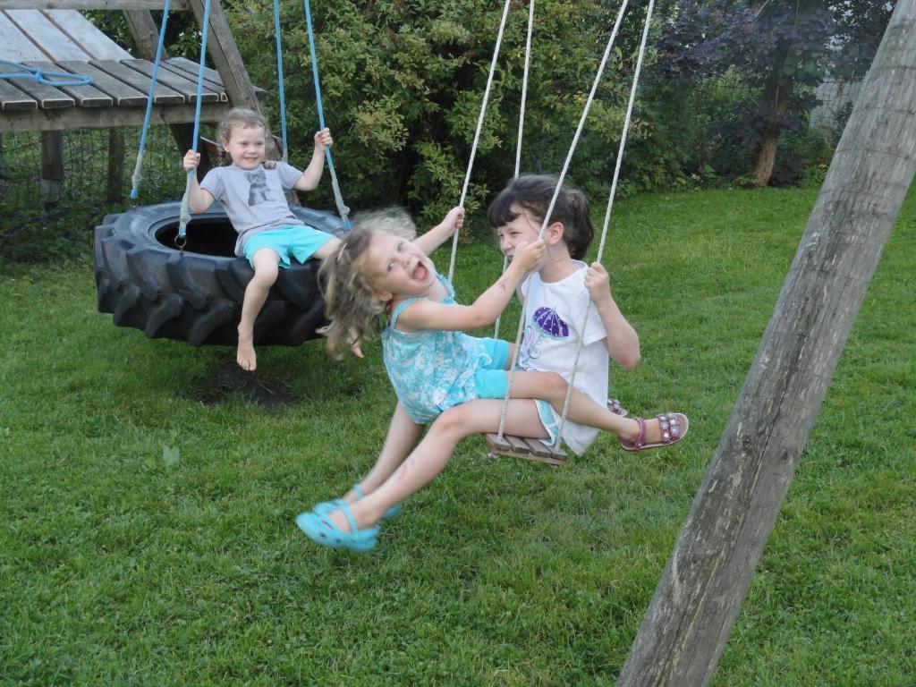 Baby- Und Kinderhof Aicherbauer Seeham Luaran gambar