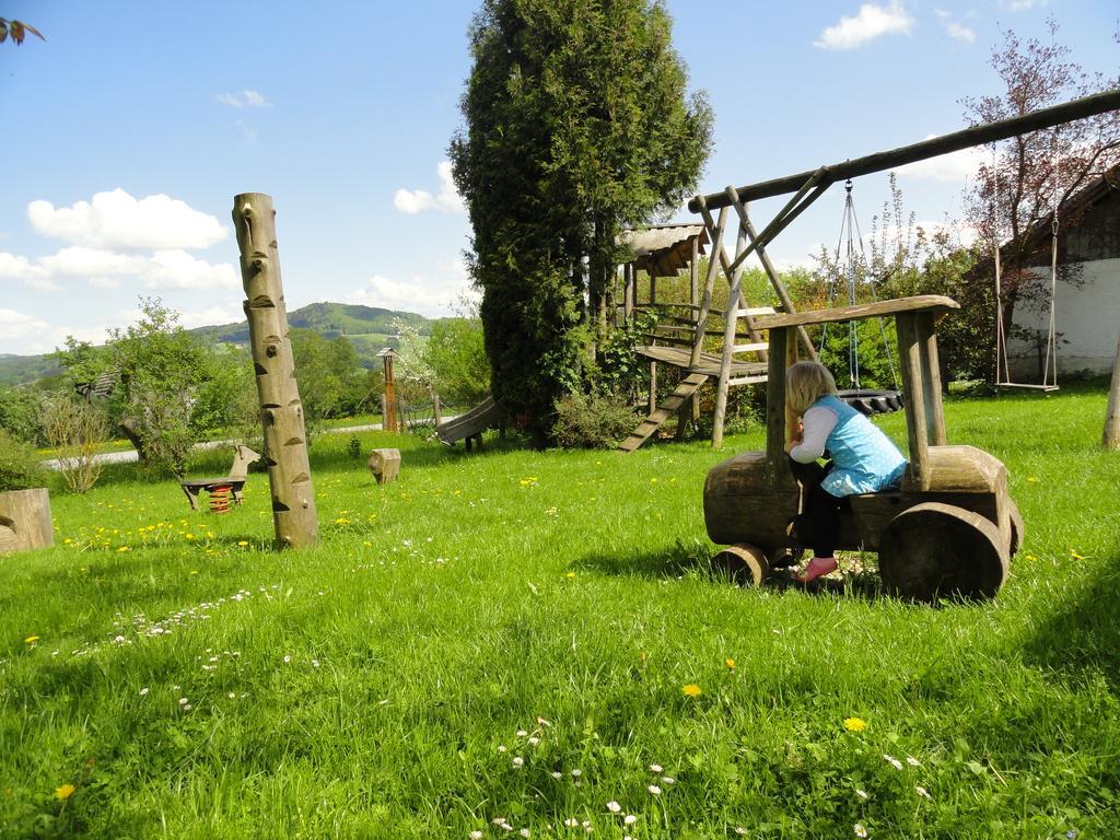 Baby- Und Kinderhof Aicherbauer Seeham Luaran gambar